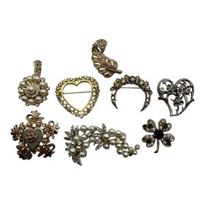 Lot of 8 Vintage Brooches – Coro, Gerry’s & More – Faux Pearl & Rhinestone‎ Pins